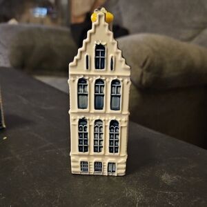 KLM Delft Ceramic Dutch Canal House Figurine Collectable #52
